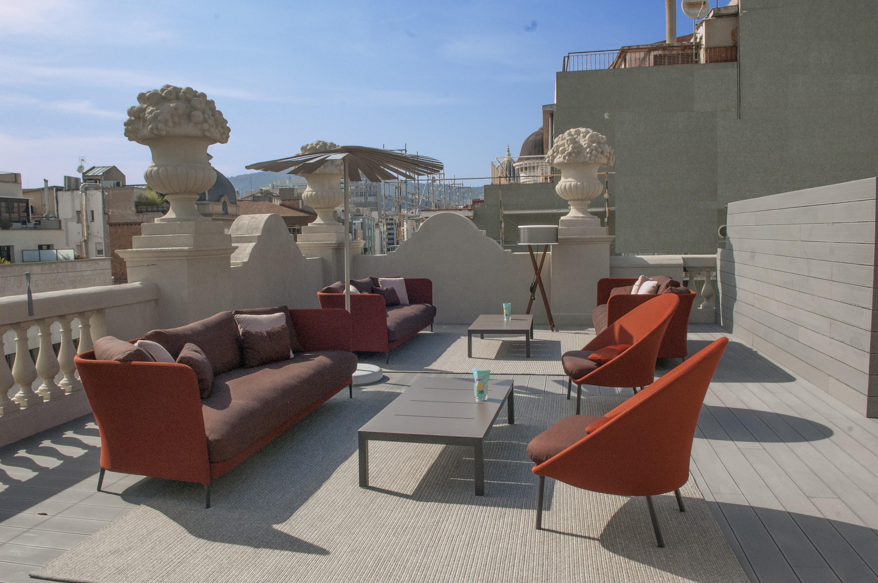 Casagrand Luxury Suites Barcelona Exterior photo